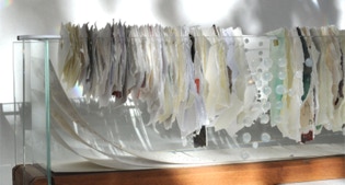 Ausschnitt, gerissenes Papier